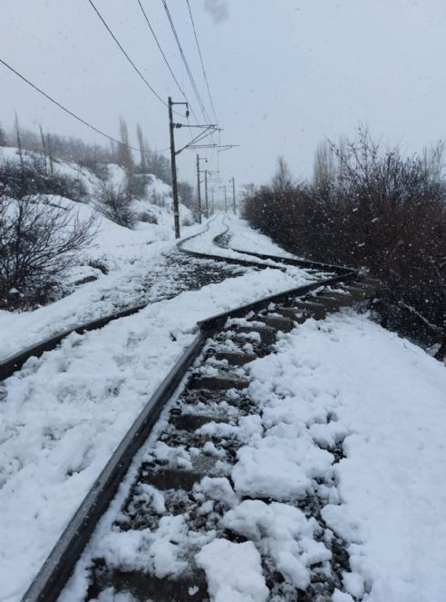 Deprem Malatya Doğanşehir'i bu hale getirdi. Rayler tel gibi büküldü - Resim : 5