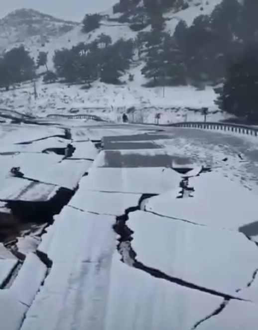 Deprem Malatya Doğanşehir'i bu hale getirdi. Rayler tel gibi büküldü - Resim : 7