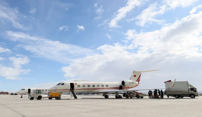 Erdoğan 16 uçağından 2 uçağını deprem için verdi. Biri Adıyaman’a diğeri Kahramanmaraş’a gitti - Resim : 2