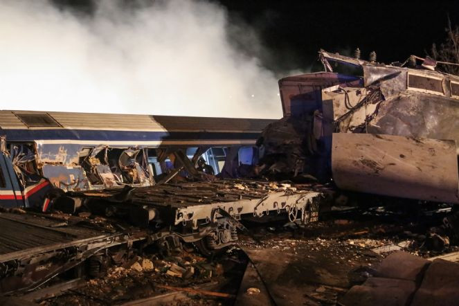 Yunanistan'da tren kazasında ölenlerin sayısı 42'ye yükseldi - Resim : 5