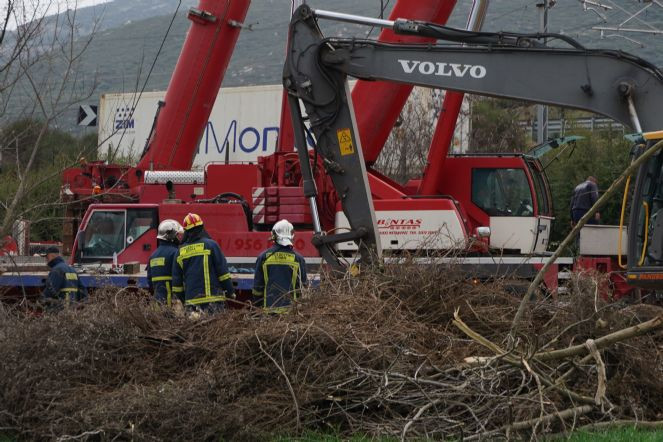 Yunanistan'da tren kazasında ölenlerin sayısı 42'ye yükseldi - Resim : 7