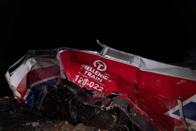 Yunanistan'da tren kazasında ölenlerin sayısı 42'ye yükseldi - Resim : 9