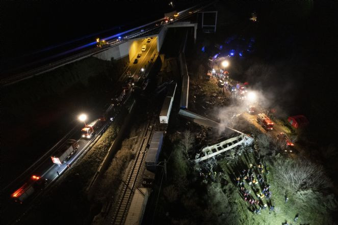 Yunanistan'da tren kazasında ölenlerin sayısı 42'ye yükseldi - Resim : 10