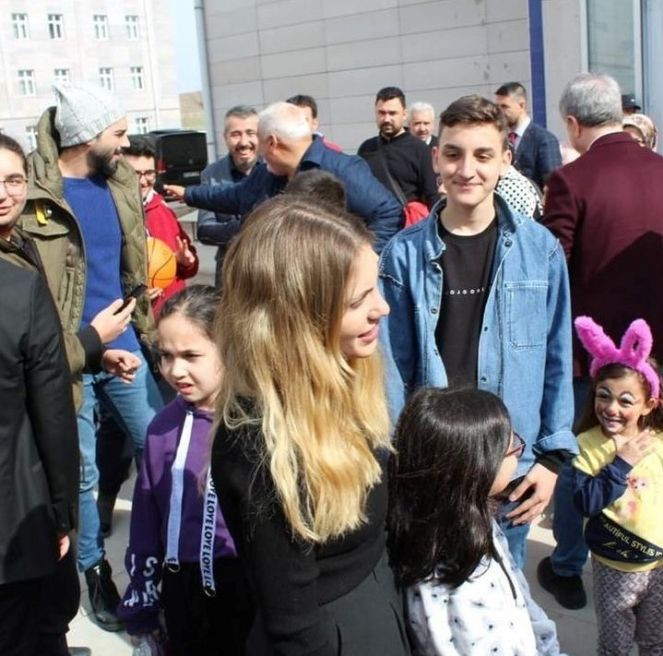 Eda Ece Anıtkabir'de gözyaşlarına boğulmuştu. ''Duygulanmayanda bir hata vardır'' - Resim : 3