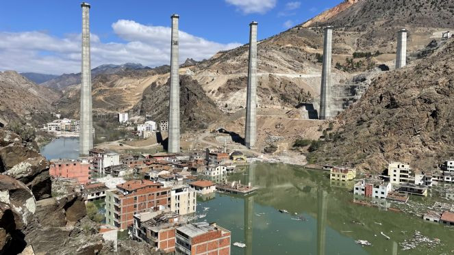 Yusufeli Barajı'nda su yüksekliği 100 metreyi aştı - Resim : 1
