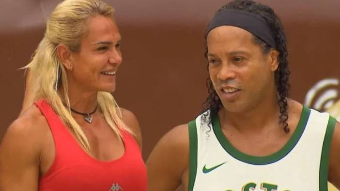Ronaldinho Nagihan'ı bakın nasıl uyardı! Görüntüleri izleyip de gelmiş. Acun Ilıcalı ile fırtına gibi esti