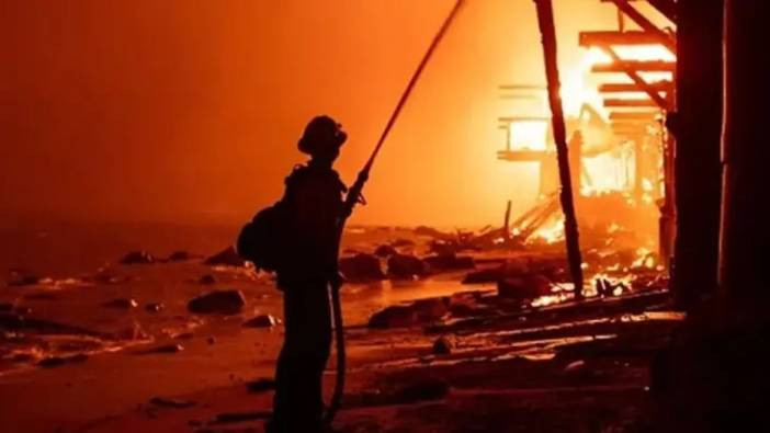 Los Angeles'taki yangın felaketinde can kaybı 27'ye y&uuml;kseldi: 7 bin ev yok oldu