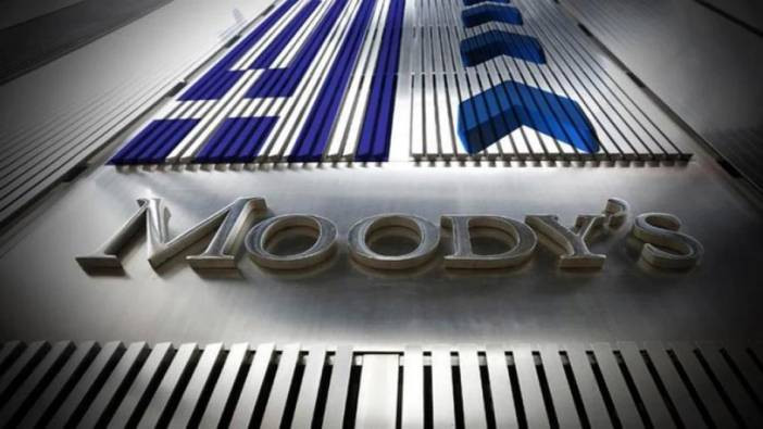Moody’s Yunanistan’ın kredi notunu artırdı