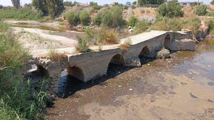 Büyük Menderes Nehri’nde gizemli keşif! Taşköprü’nün altındaki çamurdan tarih çıktı: Arkeologlar iş başında