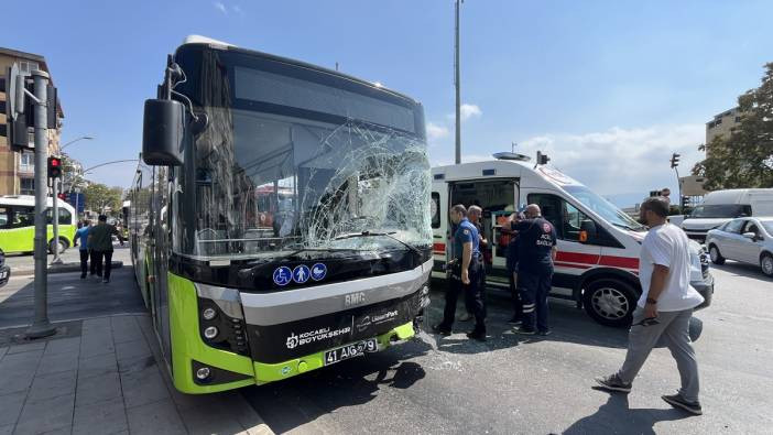 Dondurma kamyonetiyle belediye otob&uuml;s &ccedil;arpıştı! &Ccedil;ok sayıda yaralı var