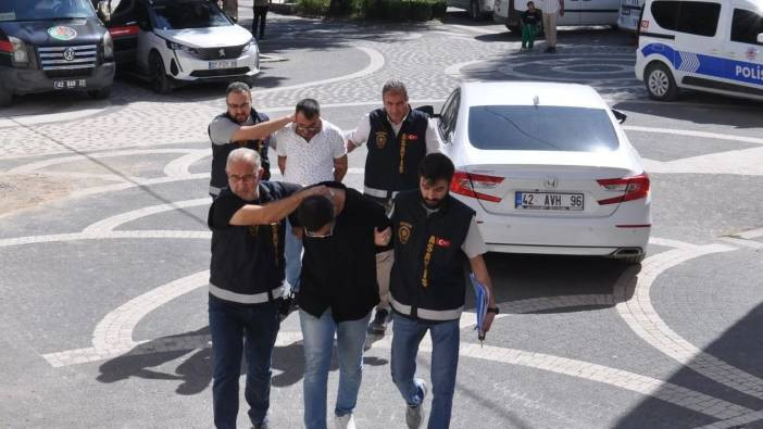 Konya'da sahte altın sattığı &ouml;ne s&uuml;r&uuml;len 2 ş&uuml;pheli yakalandı