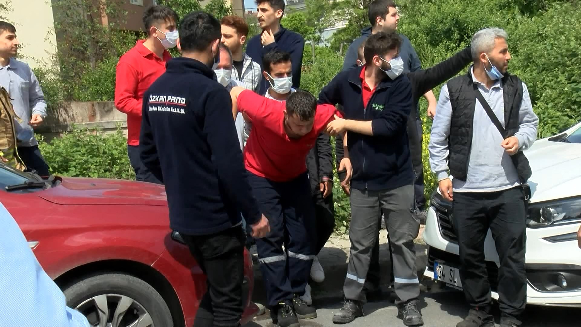 atasehirde-mobilya-atolyesinde-yangin-yenicag3.jpg