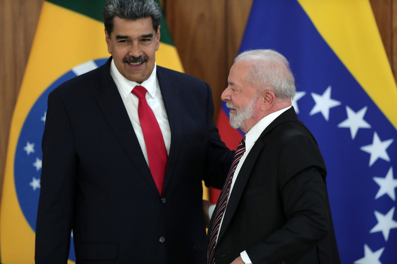 aw902109-01.jpg