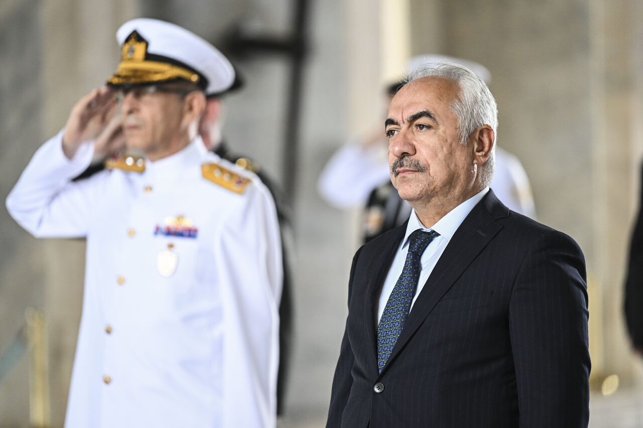 sahil-guvenlik-komutanligindan-anitkabire-ziyaret-yenicag-10.jpg