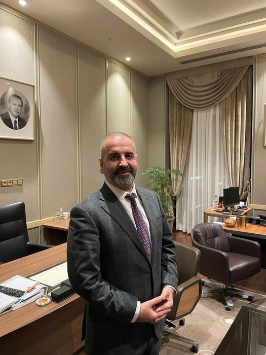 85-milyonluk-arabaya-binip-luks-villada-oturan-narkotik-polisi-avukat-dovdu-yenicag-8.jpg