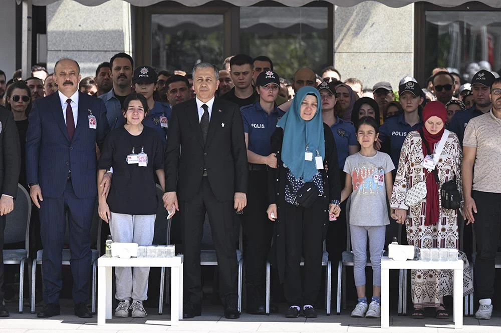 sehit-polis-memuru-hakan-telli-icin-istanbul-emniyet-mudurlugunde-toren-yenicag-10.png
