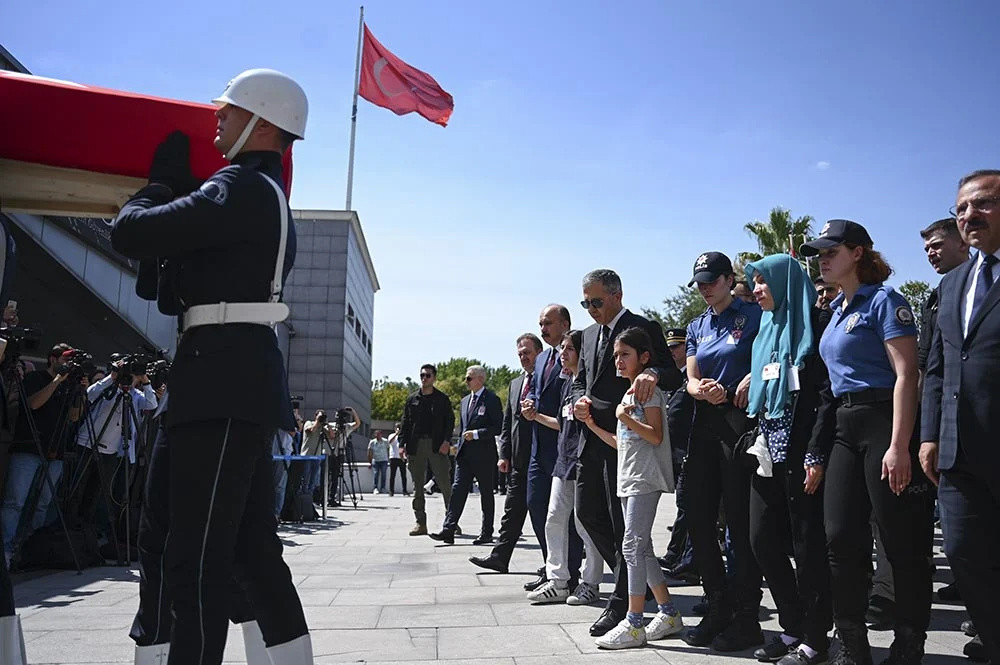 sehit-polis-memuru-hakan-telli-icin-istanbul-emniyet-mudurlugunde-toren-yenicag-14.png