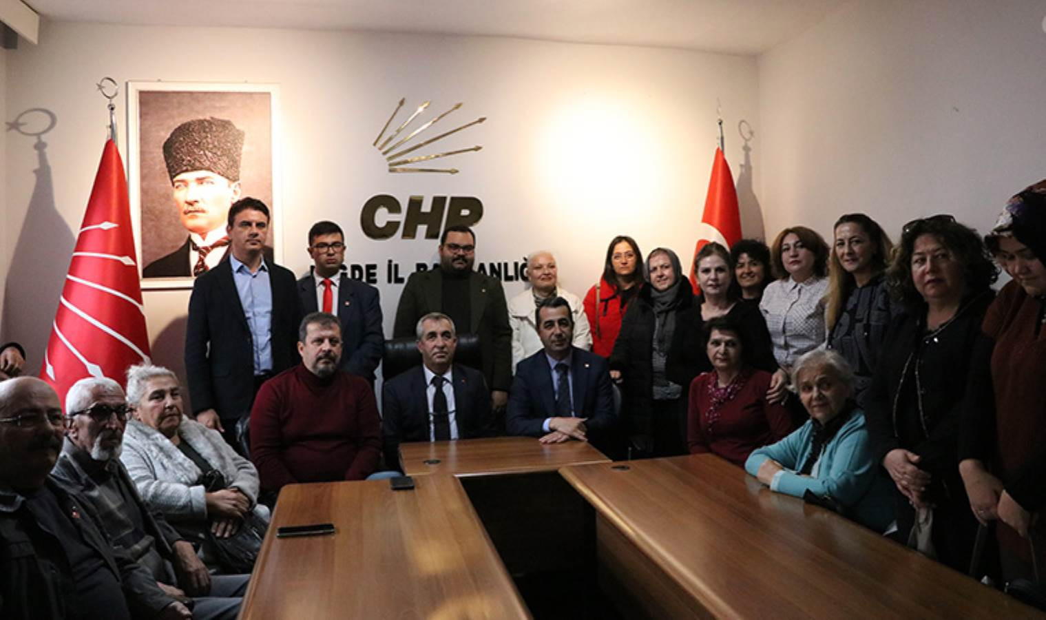172138043-erhan-adem-chp-nigde-il-bsk-aa-1-001.jpg