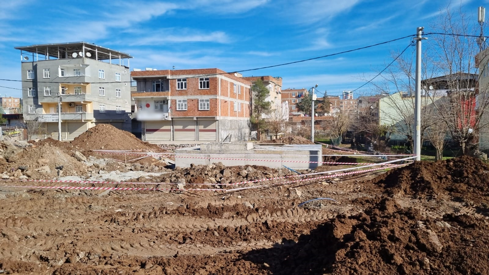 4-metrelik-bos-su-deposuna-bakarken-dusunce-agir-yaralandi-1130-dhaphoto5.jpg