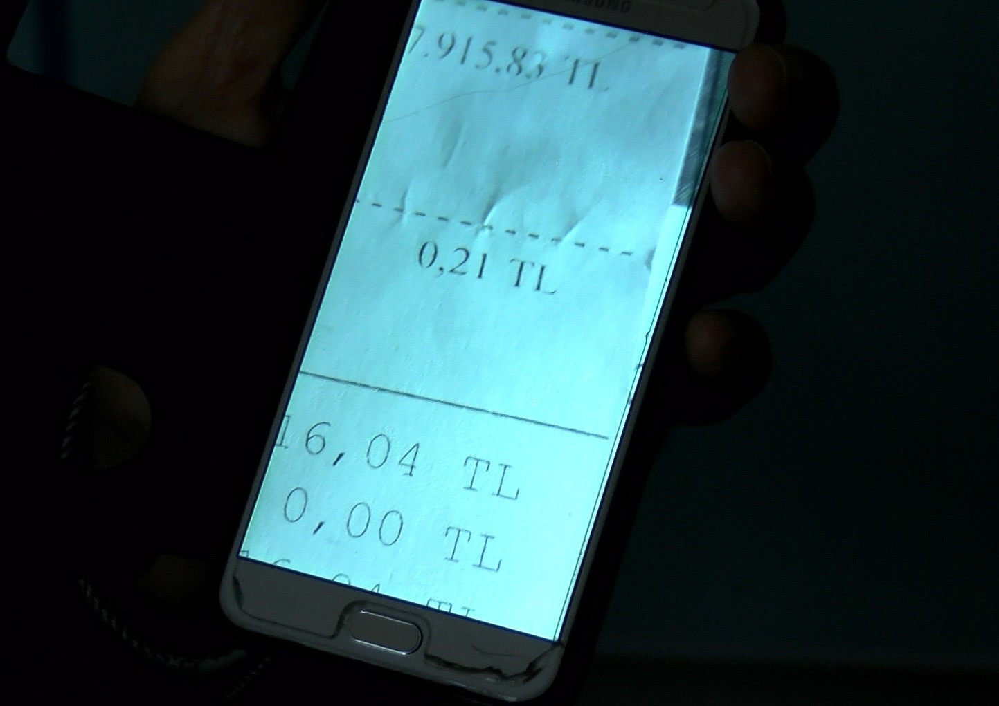 vergisiz-telefon-ve-bilgisayar-almak-isteyen-universite-ogrencilerine-21-kurusluk-poset-uyarisi-6088-dhaphoto2.jpg