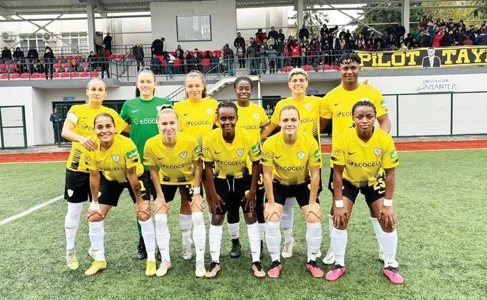 0x0-besiktastan-alg-sporun-oyuncusu-patricia-seteco-hakkinda-sok-iddia-erkegi-kadin-diye-oynattilar-1705297017657.webp