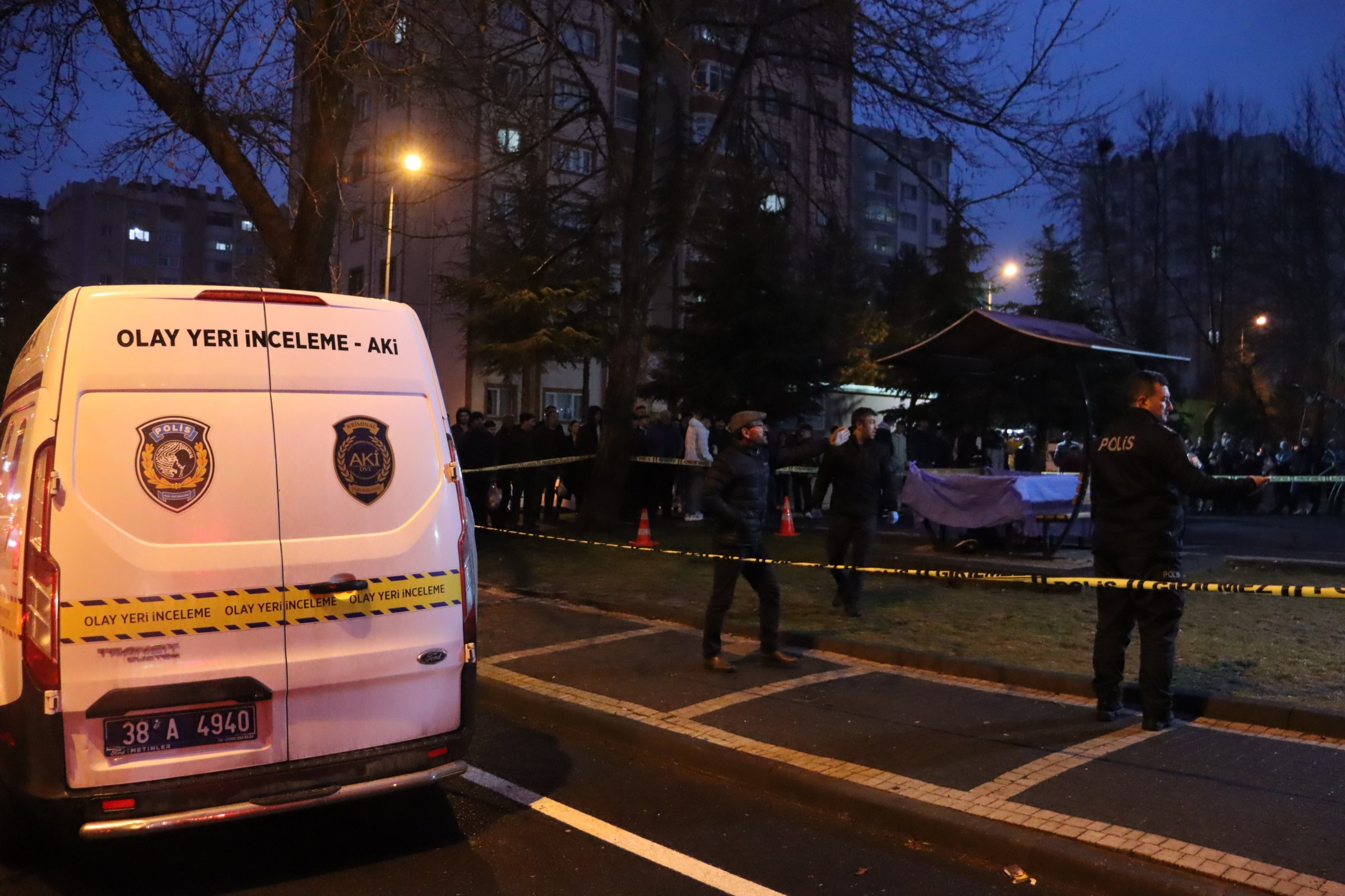 aw156711-02.jpg