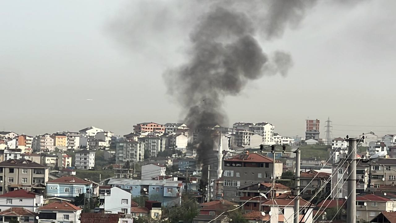 kocaelide-plastik-su-tanki-ureten-fabrikada-cikan-yangin-sonduruldu-9.jpg