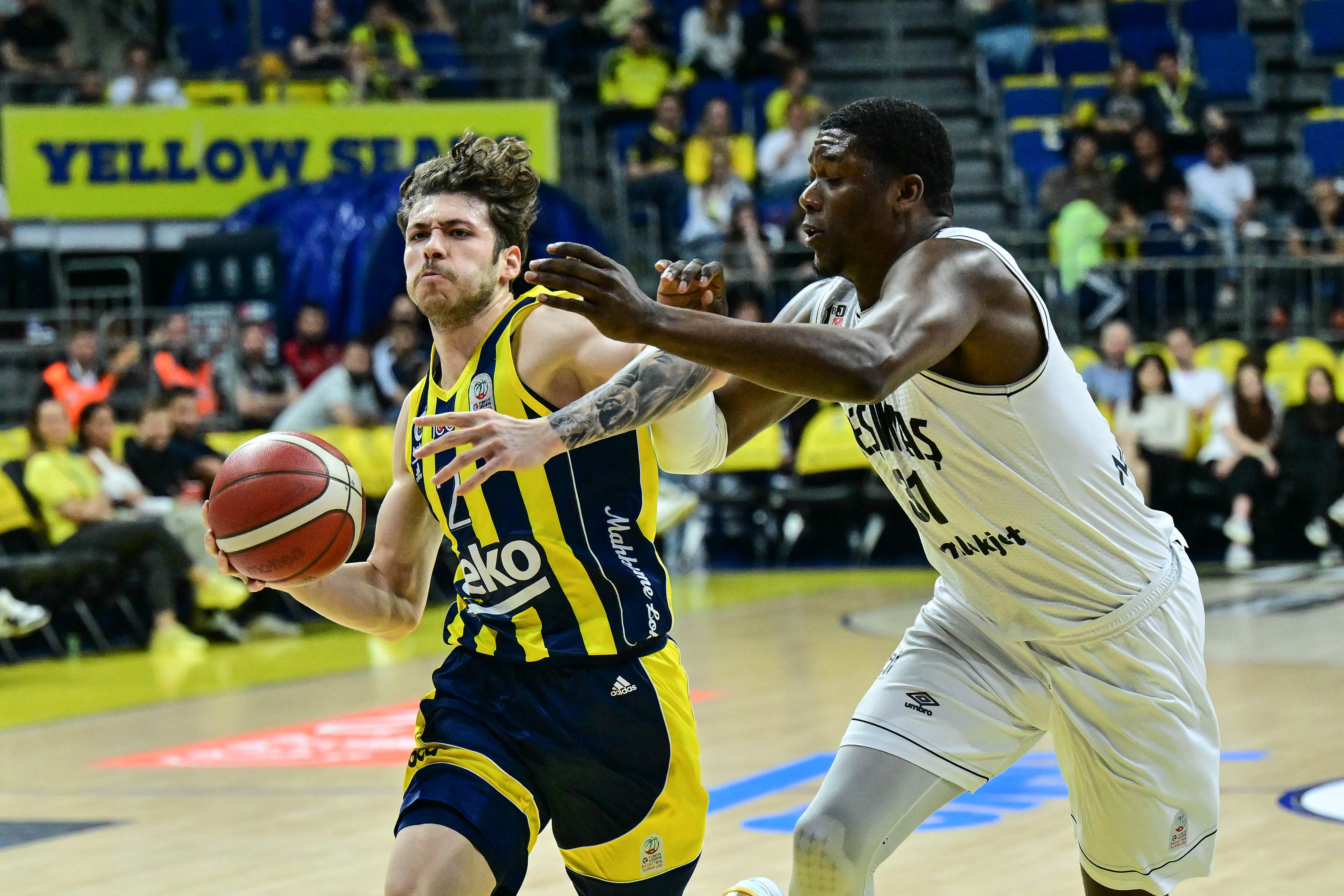 aa-20240418-34305544-34305540-fenerbahce-beko-besiktas-emlakjet.jpg