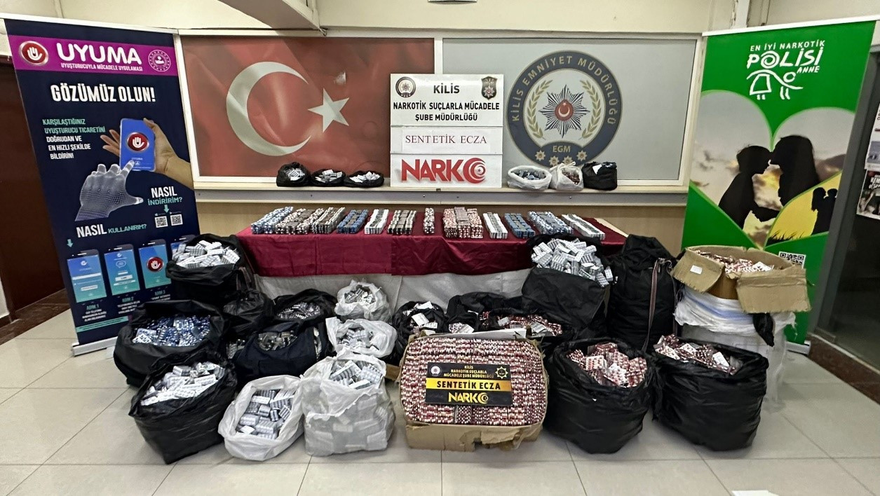 aa-20240508-34501145-34501144-kiliste-450-bin-610-sentetik-uyusturucu-hap-ele-gecirildi.jpg