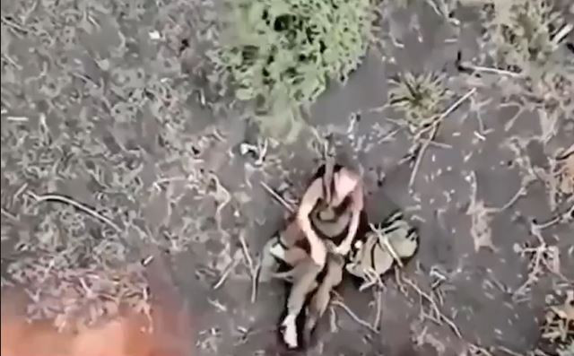 tek-hareketiyle-bombadan-kurtuldu-saniyeler-icinde-karar-verdi-yenicag-12.jpg