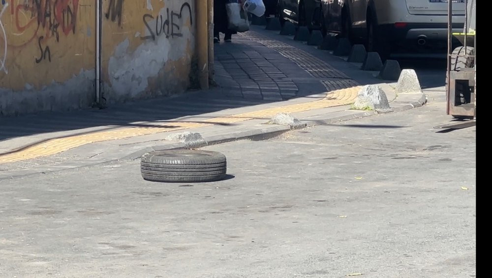 Üniversite öğrencinin başına demir korkuluk düştü. İşte dehşet anları