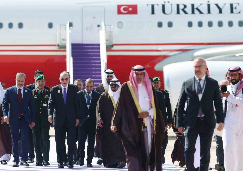 Cumhurbaşkanı Erdoğan Riyad'a ulaştı