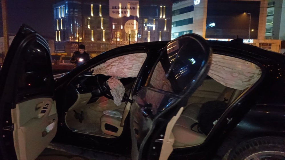 Bursa'da ters yönde giden otomobil TIR ile çarpıştı: 2 kişi yaralandı