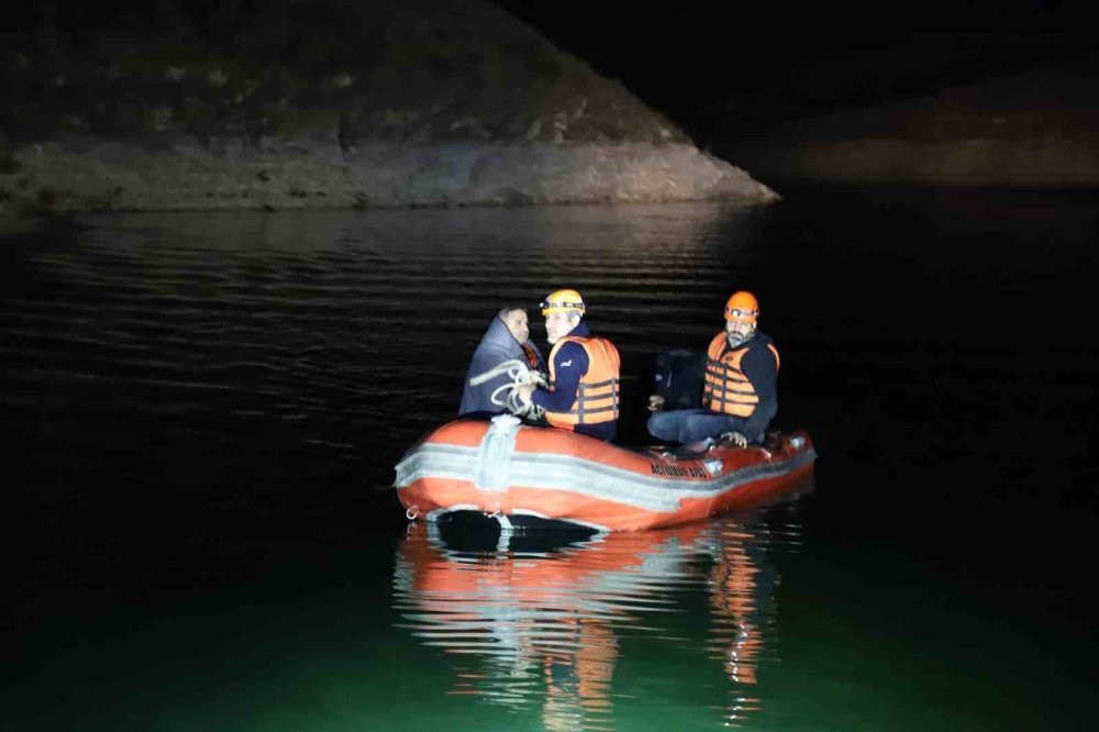 Adıyaman’dan balıkçı teknesi alabora oldu