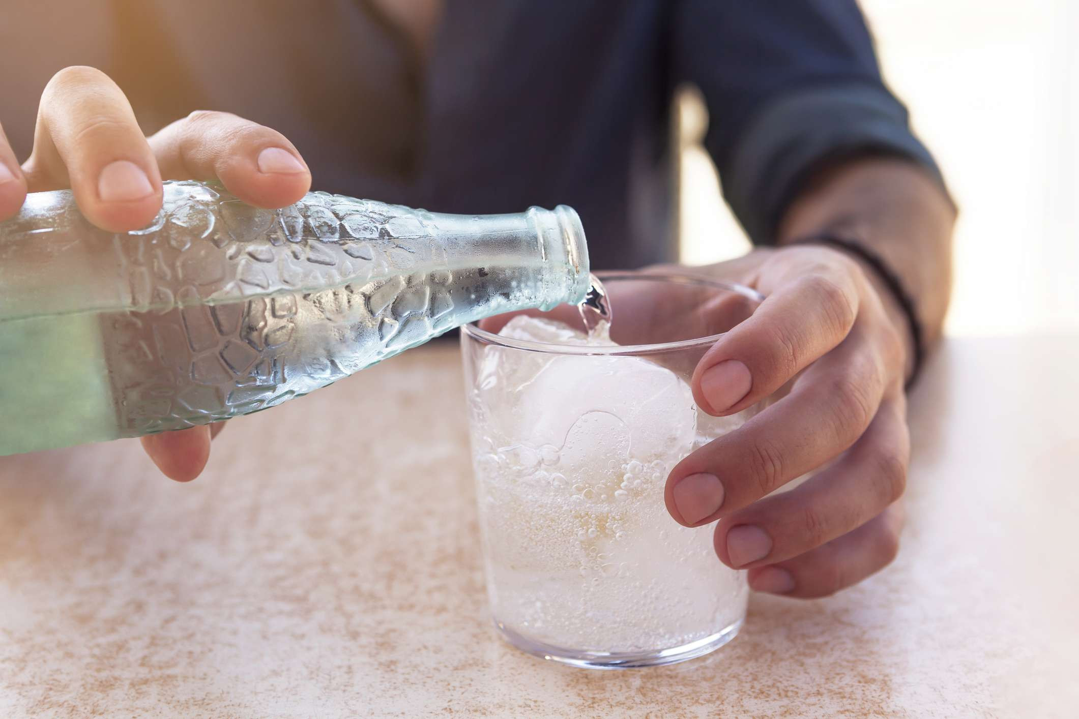 health-gettyimages-sparklingwater-5e778deaf788441b9cf43e10dfff81b7.jpg
