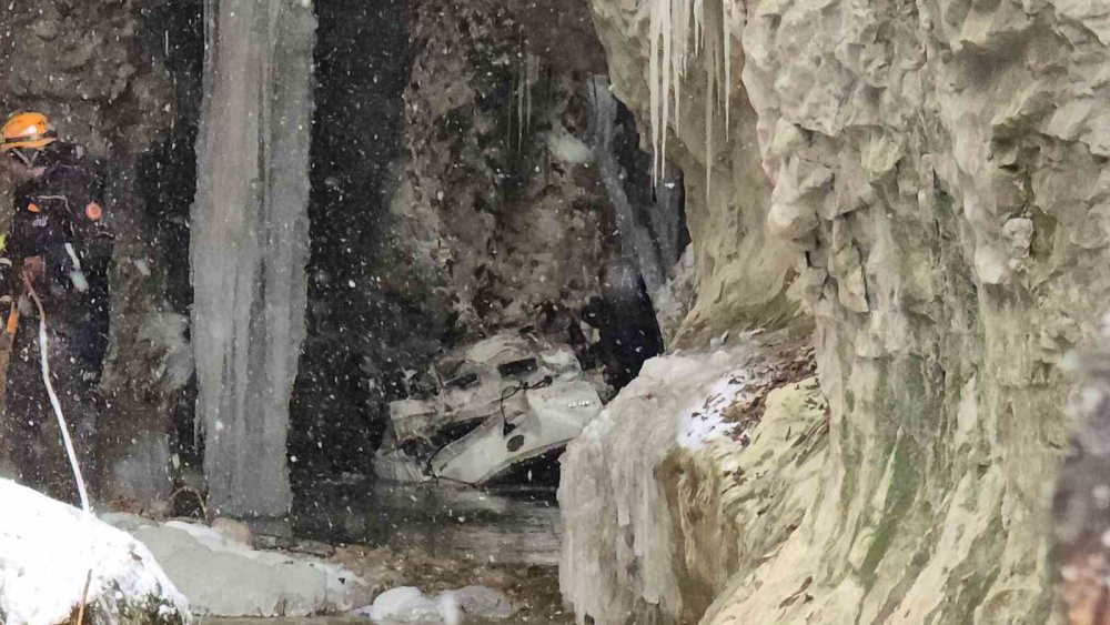 Nöbetten çıkmışlardı: Felaketi yaşadılar! 30 metrelik kanyonda can pazarı