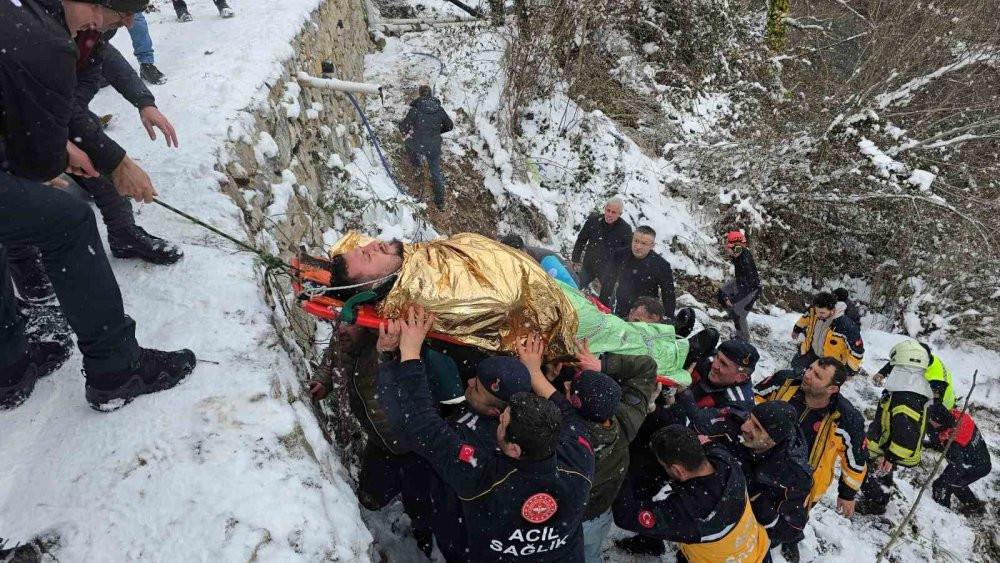 Nöbetten çıkmışlardı: Felaketi yaşadılar! 30 metrelik kanyonda can pazarı