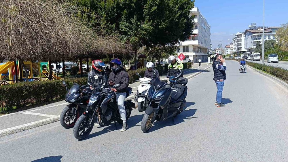 5 kez aynı hatadan yakalandı! Ceza makbuzunu gülerek gösterdi