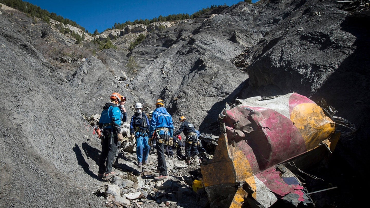 1742227204075germanwings-absturz-2015-jahrestag-100-v-16x92dl-6c42aff4e68b43c7868c3240d3ebfa29867457da.jpg