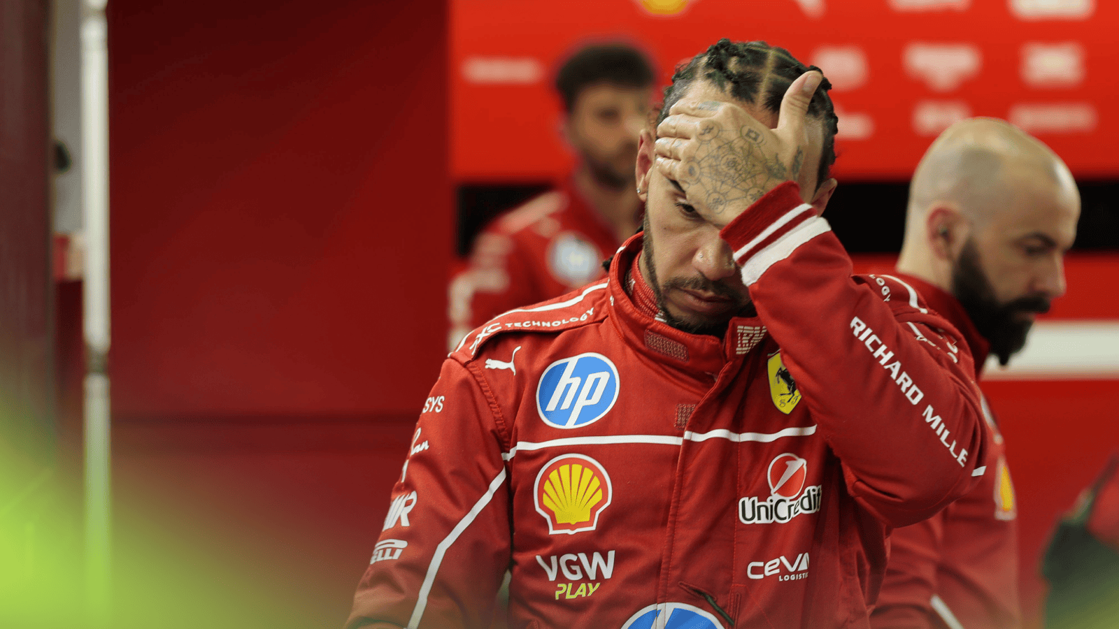 lewis-hamilton-ferrari-f1-2025-japanese-grand-prix-garage.png