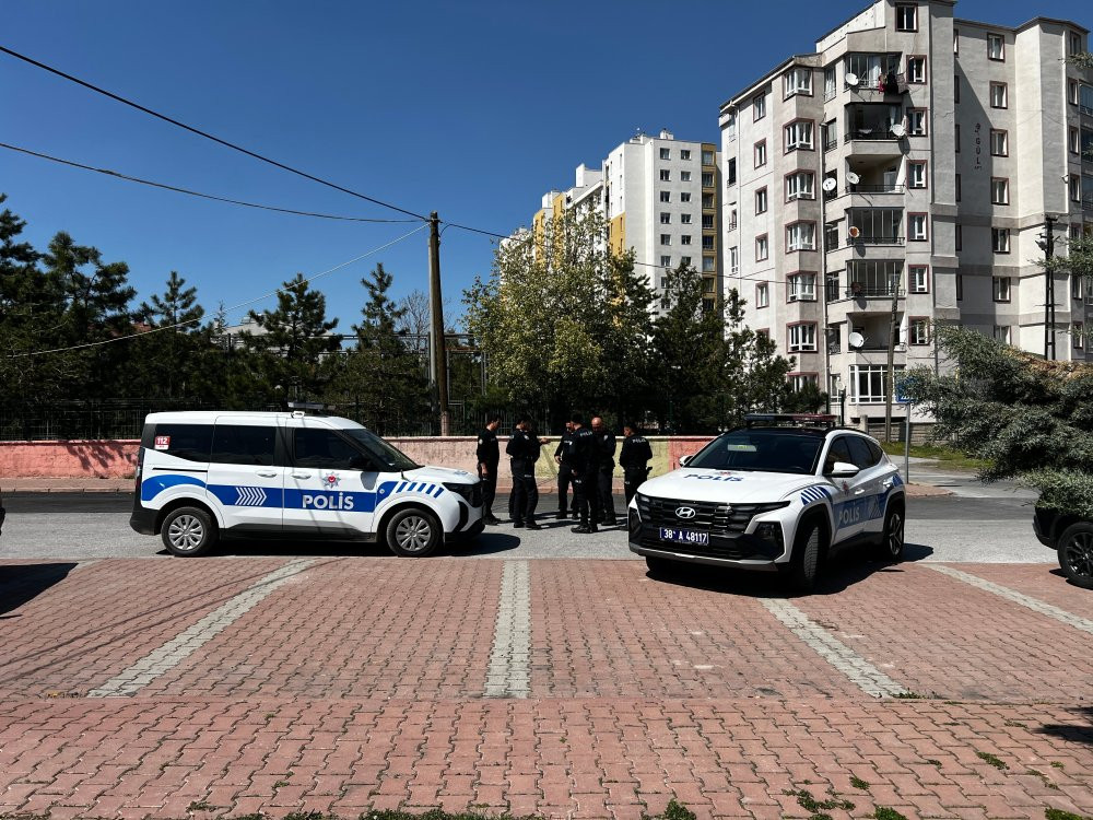 Uzaklaştırma kararı olan eski eşi bıçakla yaraladı