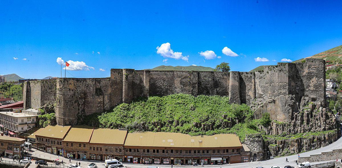 bitlis-bes-minare-festivali-basliyor-26-film-finale-kaldi-4.jpg