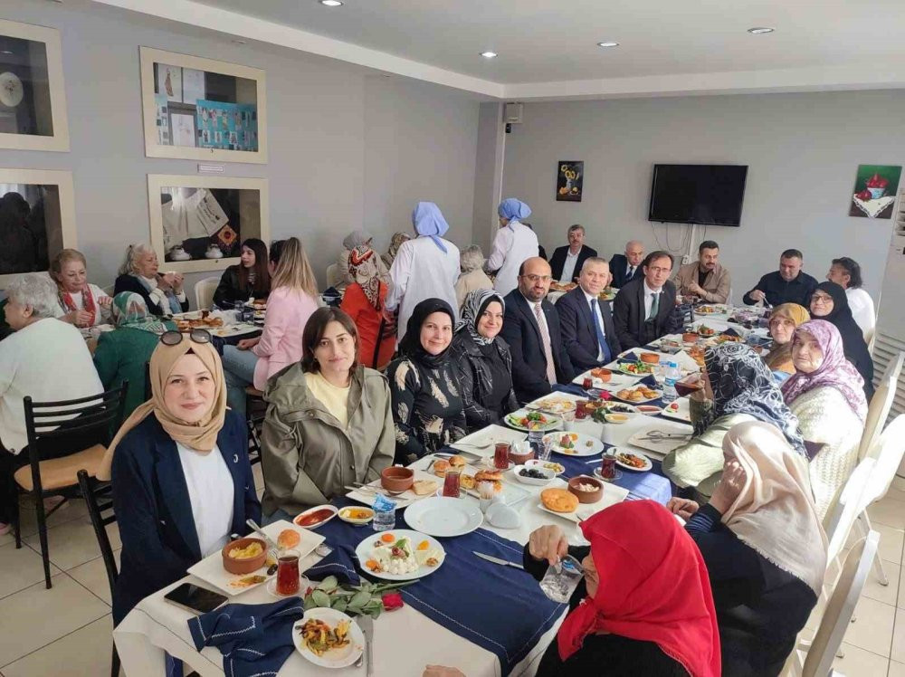 Gelinlik giyme hayali 65 yaşında gerçek oldu