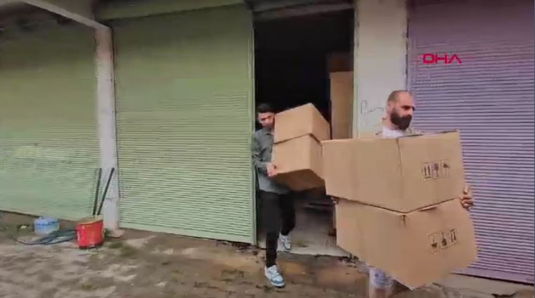 manavgatta-depo-alevlere-teslim-oldu-4-kisi-son-anda-kurtarildi-yenicag-4.jpg