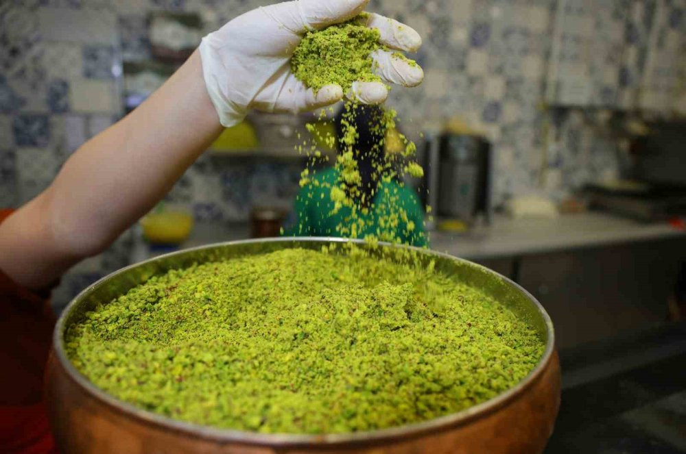 Bayram öncesi dikkat! Baklava diye ıspanak yemeyin...