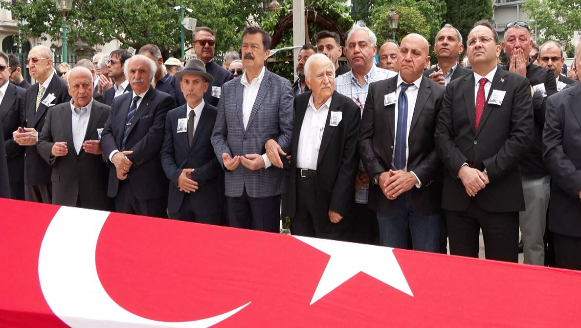 tcmbnin-efsane-baskani-saracogluna-son-veda-tesvikiye-camiinde-duygusal-anlar-yenicag.jpg