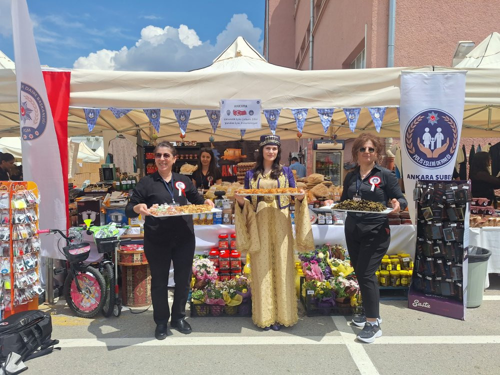 Polis eşlerinden, şehitler ve gaziler yararına kermes