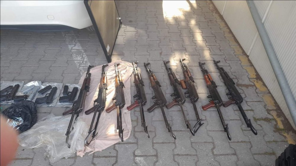 Diyarbakır’dan İstanbul’a silah sevkiyatı! Şüpheli biri tanıdık çıktı