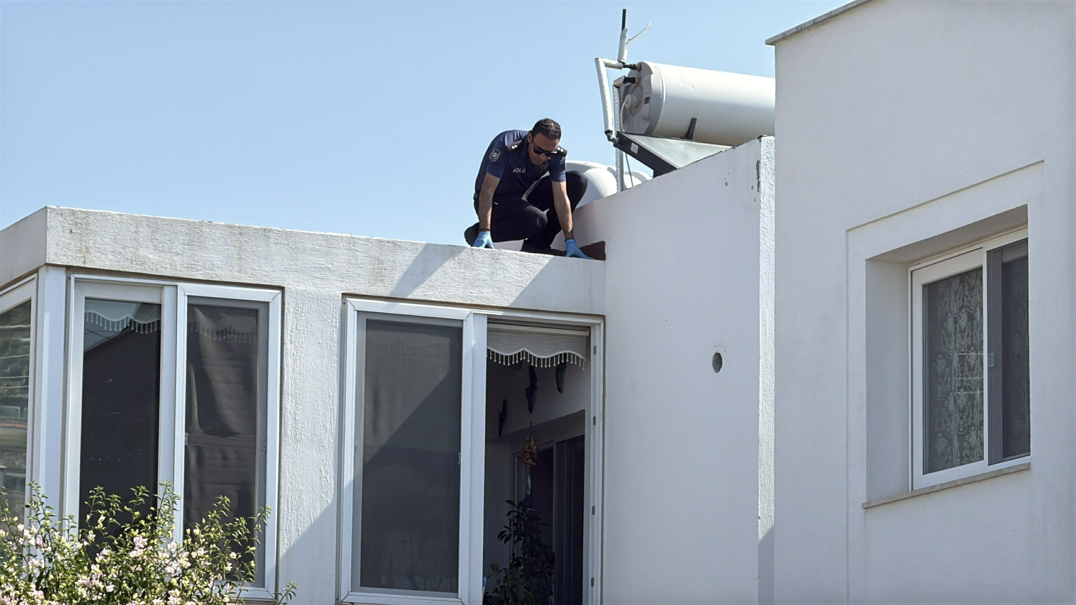bodrumda-catidan-dusen-emekli-polis-yas-759647-224198.jpg