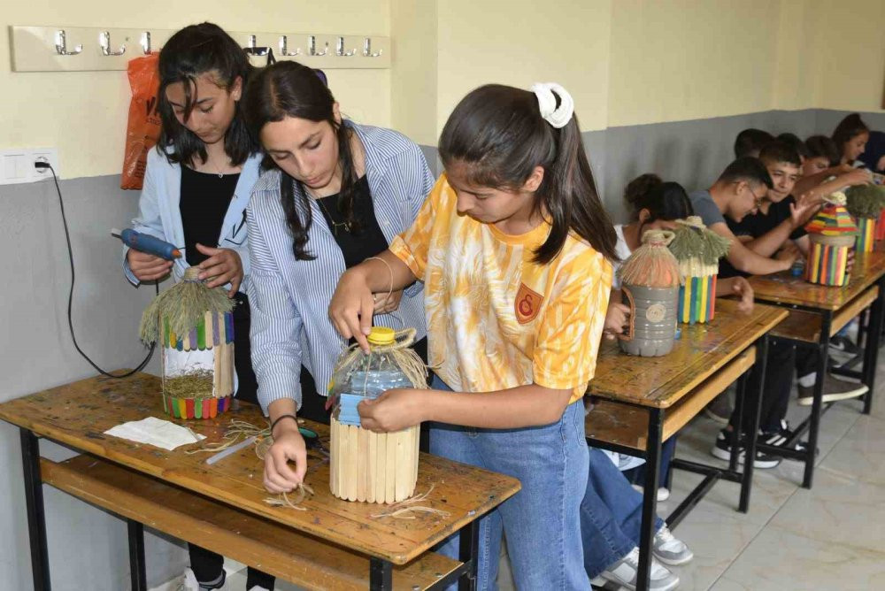 Öğrencilerden kuşlar için hummalı çalışma